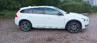 Volvo V-60 Cross Country 5-Cil 2.4 190pk Automatik 4x4 Leder Navi Xenon Led Climatecontrol CruiseControl Stoelverwarming Lichtautomaat Privacyglas Regensensor Trekhaak picture 9