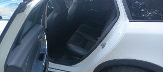 Volvo V-60 Cross Country 5-Cil 2.4 190pk Automatik 4x4 Leder Navi Xenon Led Climatecontrol CruiseControl Stoelverwarming Lichtautomaat Privacyglas Regensensor Trekhaak picture 19