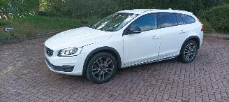 Volvo V-60 Cross Country 5-Cil 2.4 190pk Automatik 4x4 Leder Navi Xenon Led Climatecontrol CruiseControl Stoelverwarming Lichtautomaat Privacyglas Regensensor Trekhaak picture 2