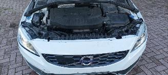 Volvo V-60 Cross Country 5-Cil 2.4 190pk Automatik 4x4 Leder Navi Xenon Led Climatecontrol CruiseControl Stoelverwarming Lichtautomaat Privacyglas Regensensor Trekhaak picture 31