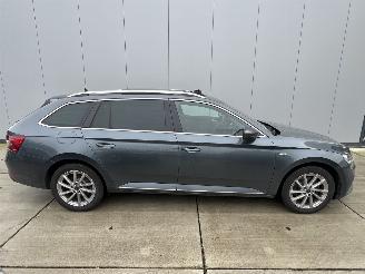Skoda Superb 1.4 PLUG IN HYBRID AUTOMAAT-PANO-NAVI-CAMERA picture 8