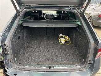 Skoda Superb 1.4 PLUG IN HYBRID AUTOMAAT-PANO-NAVI-CAMERA picture 12