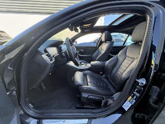 BMW 3-serie 330e High Executive M HUD - SCHUIFDAK - KEYLESS picture 8