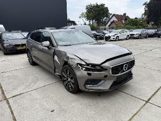 Schadeauto Volvo V-60 2.0 D4 190 PK  INSCRIPTION-PANO-CAMERA-NAVI-MEMORY STOELEN 2020/1