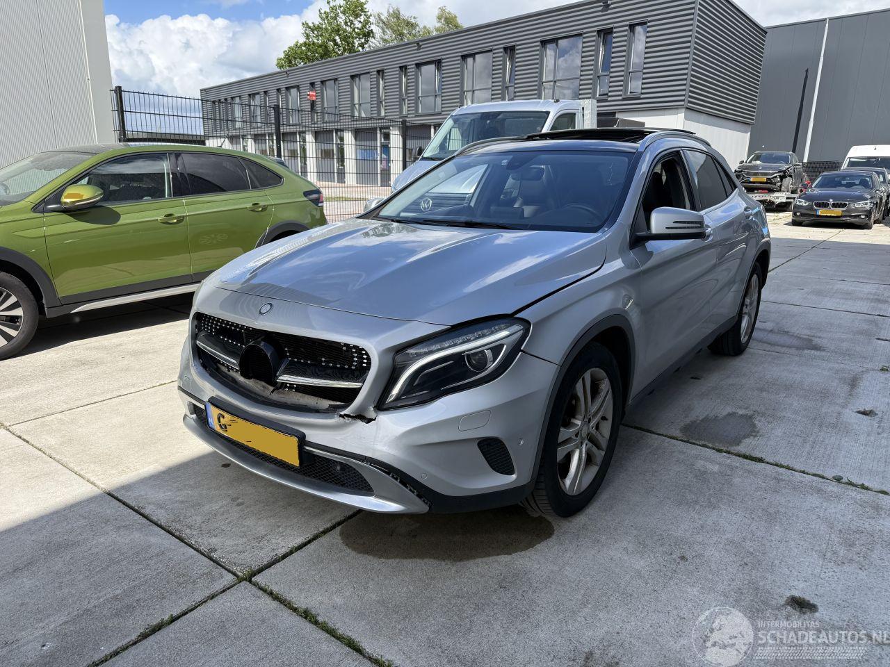 Mercedes GLA 200d PRESTIGE AUTOMAAT-PANO-NAVI-PDC