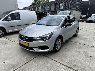 Auto incidentate Opel Astra 1.2 Blits Elegance -NAVI-CAMERA-KEYLESS-PDC 2021/10