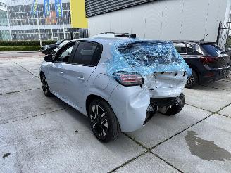 Peugeot 208 1.2 Hybrid 110 e-DCS6 Allure-CAMERA-NAVI-CLIMA-PDC picture 4