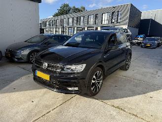 krockskadad bil auto Volkswagen Tiguan 2.0 TSI 4Motion Highline 179PK - NAP! - NAVI - LED 2016/6