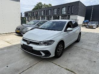 damaged passenger cars Volkswagen Polo 1.0TSI LIFE 95PK - NAVI - CAMERA - LED 2024/8