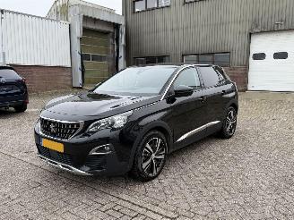 Vaurioauto  passenger cars Peugeot 3008 1.6 BlueHdi Automaat Geen Schade Allure 2017/2