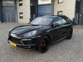 Damaged car Porsche Cayenne 4.8 GTS 420Pk Pano Bose Alcantara 2012/10
