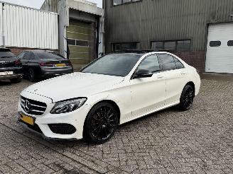 Damaged car Mercedes C-klasse 180 AMG Pakket Pano Burnmester Nap Nederlandse Auto 2018/1