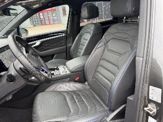 Volkswagen Touareg 3.0 TSI R 4Motion Hybrid 544Pk Pano DynAudio Sfeerverlichting Head-Up picture 10