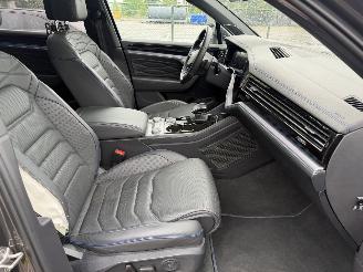 Volkswagen Touareg 3.0 TSI R 4Motion Hybrid 544Pk Pano DynAudio Sfeerverlichting Head-Up picture 12
