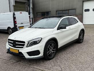uszkodzony samochody osobowe Mercedes GLA 200 AMG Pakket NAP Nederlandse Auto! Pano 2014/9