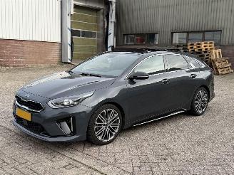 Vaurioauto  passenger cars Kia Proceed 1.4 T-GDI Gt-PlusLine Automaat Pano Jbl 2019/8