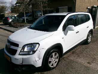 skadebil auto Chevrolet Orlando 1.8 I 7 PERSOONS AIRCO 2011/4