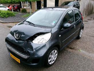 krockskadad bil auto Peugeot 107 1.0-12V XS 2011/8
