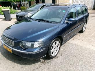 Avarii autoturisme Volvo V-70 2.4 D5 GEARTRONIC BLACK SAPPHIRE EDITION II 2004/1