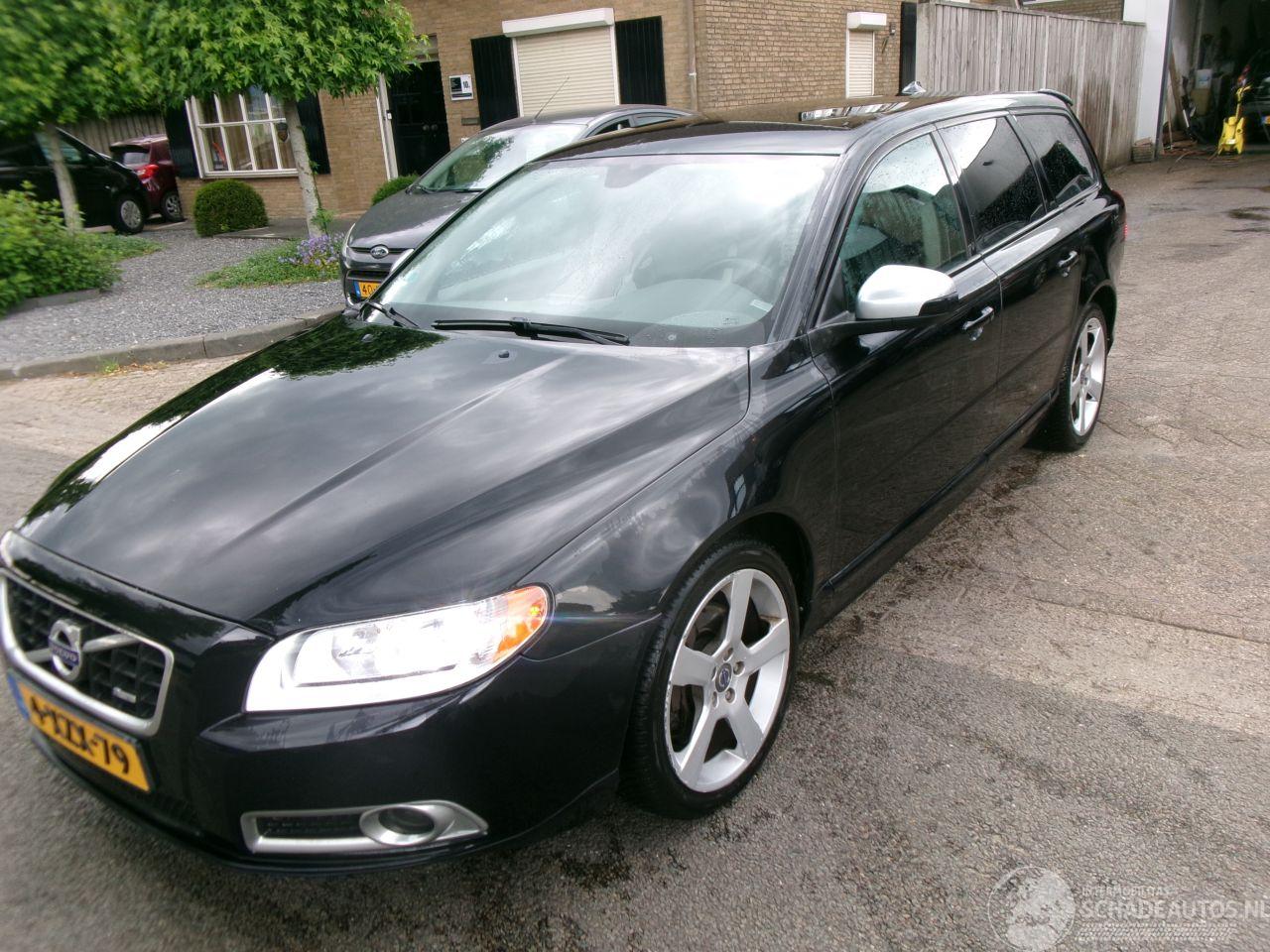 Volvo V-70 2.4 D5 R-DESIGN SUMMUM GEEN SCHADE