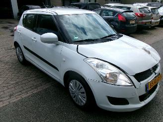 Suzuki Swift 1.2 COMFORT EASS AIRCO picture 4