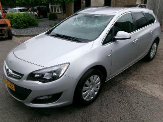 skadebil auto Opel Astra 1.4 I BERLIN CLIMA NAVI 2014/3
