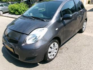 damaged passenger cars Toyota Yaris 1.3 VVTI COMFORT AIRCO 2009/10