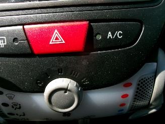 Peugeot 107 1.0 ENVY AIRCO picture 14
