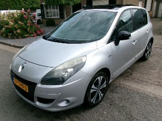 uszkodzony samochody osobowe Renault Scenic TCE BOSE CLIMA NAVI PANO 2011/9