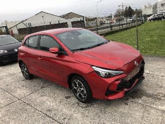 damaged passenger cars MG MG4 1.5 HYBRIDE 2024/10