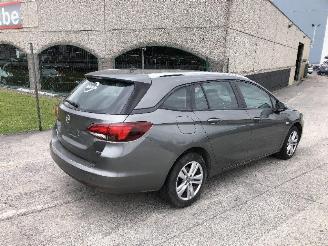 uszkodzony samochody osobowe Opel Astra COMBI 1.6 CDTI 2018/2