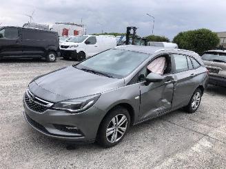 Opel Astra COMBI 1.6 CDTI picture 4
