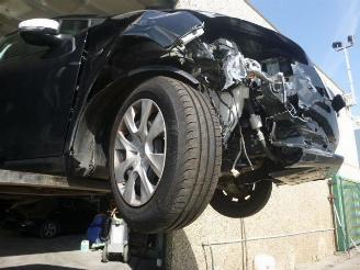 Peugeot 208 1.2 picture 12