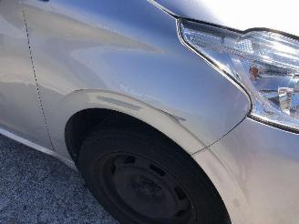 Peugeot 208 1.2 picture 8