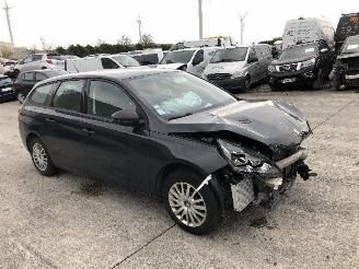 Peugeot 308 SW 1.2 TUBO picture 3