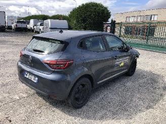 krockskadad bil auto Renault Clio 1.5 DCI 2021/9