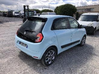 Damaged car Renault Twingo E TECH 2023/9