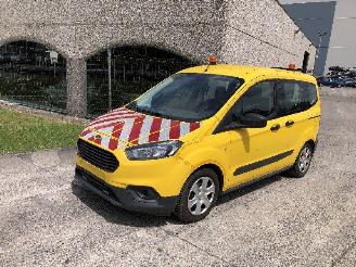 Unfallwagen Ford Tourneo Courier 1.0 TREND 2019/8