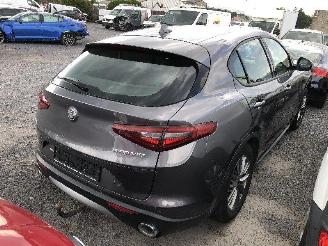 uszkodzony samochody osobowe Alfa Romeo Stelvio 2.2 d SUPER 2017/8