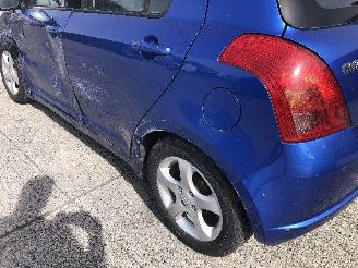 Suzuki Swift 1.3 picture 5