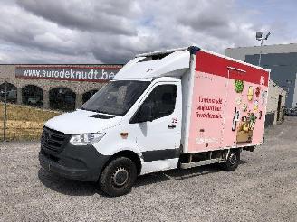 uszkodzony samochody osobowe Mercedes Sprinter 314 CDI  FRIGO 2021/10