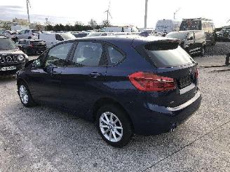 BMW 2-serie 216 d active tourer picture 2