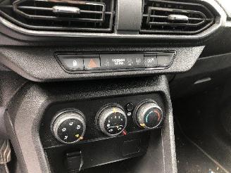 Dacia Sandero 1.0 picture 10