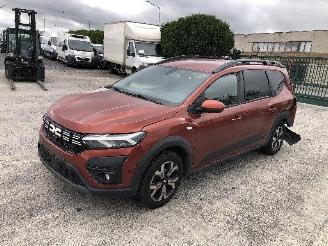 uszkodzony samochody osobowe Dacia Jogger 1.0 LPG 2023/4