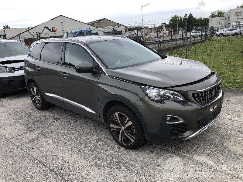 Peugeot 5008 1.2 T  7 PLACES
