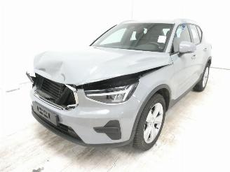 Volvo XC40 MOMENTUM picture 5