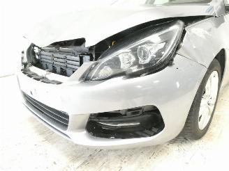 Peugeot 308 II ACTIVE picture 6