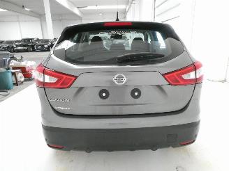 Nissan Qashqai 1.2 picture 6