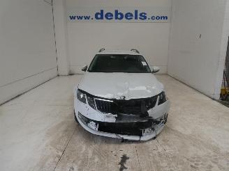 Coche accidentado Skoda Octavia AMBITION 2020/10