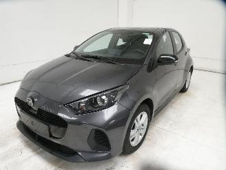 Mazda 2 HYBRID picture 3